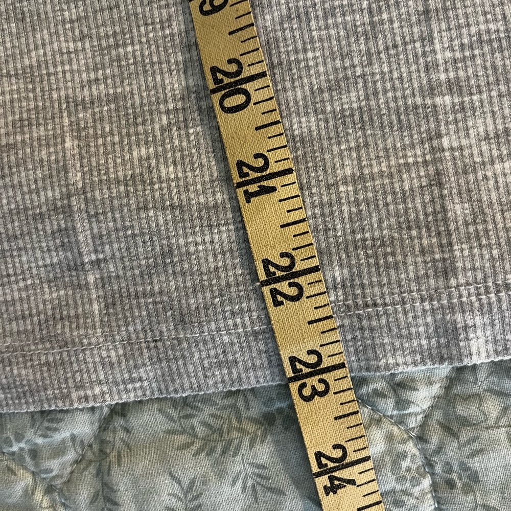 Express Gray Women's Ribbed Top - Picture 5 of 7